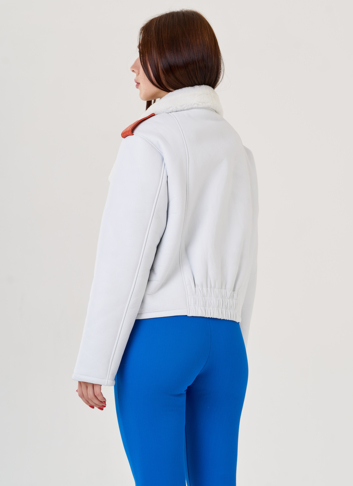 Женская дубленка белого цвета