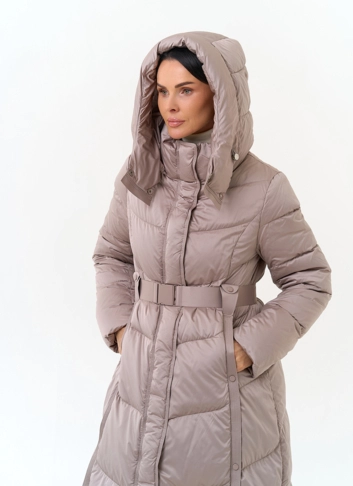 Женский пуховик с капюшоном фото