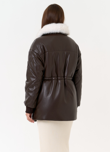 Женский пуховик из эко кожи с воротником из эко меха