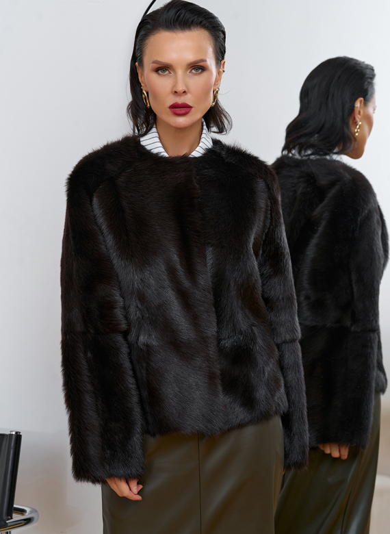 Женская натуральная дубленка в коричневом цвете