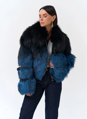 Шуба из меха чернобурой лисы с декоративными ремешками