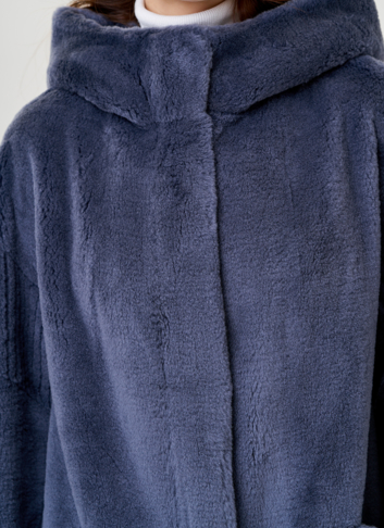 Женское пальто из шерсти с капюшоном 