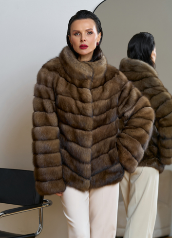 Женская шуба из соболя с воротником стойкой