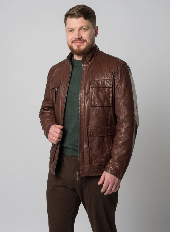 Мужская кожаная куртка коричневого цвета