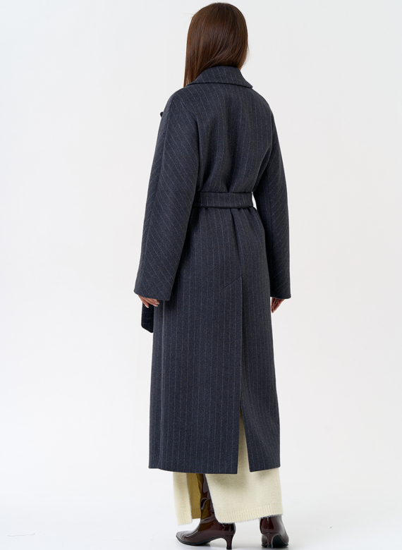 Женское длинное пальто с поясом